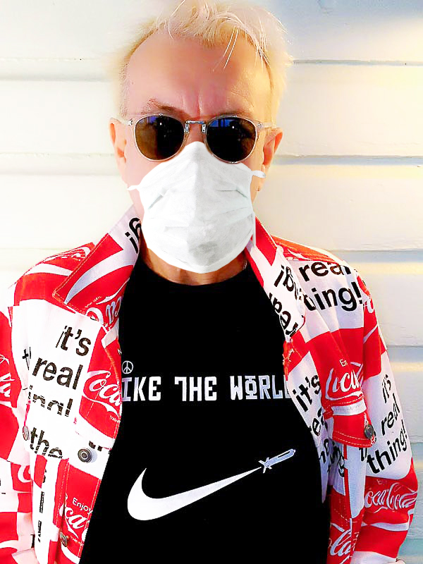 TD Artist with mask 2